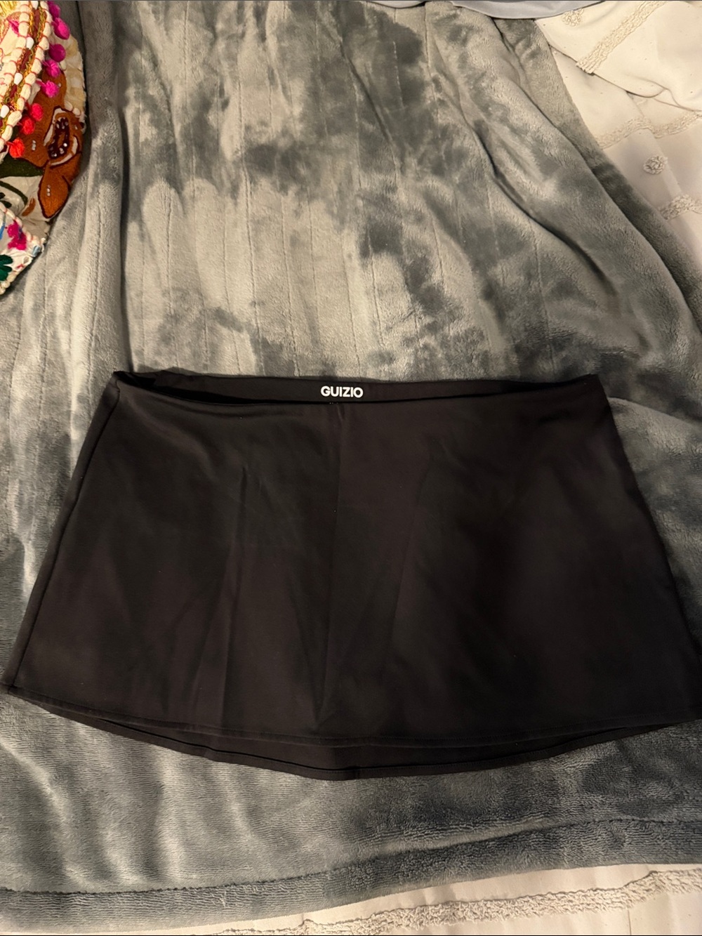 Guizio Women's Black Skater Skirt — Flared Circle Silhouette